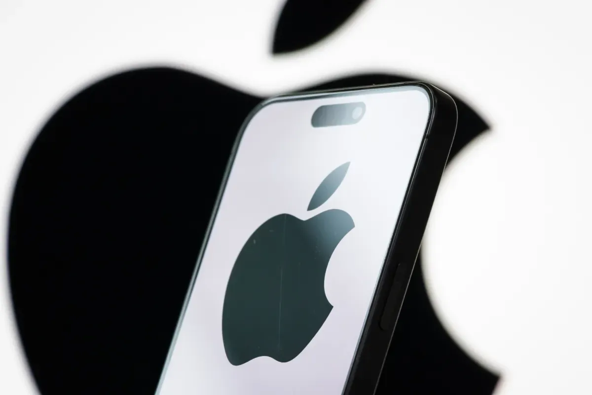 Apple Negotiates Publisher Payments for Siri AI News