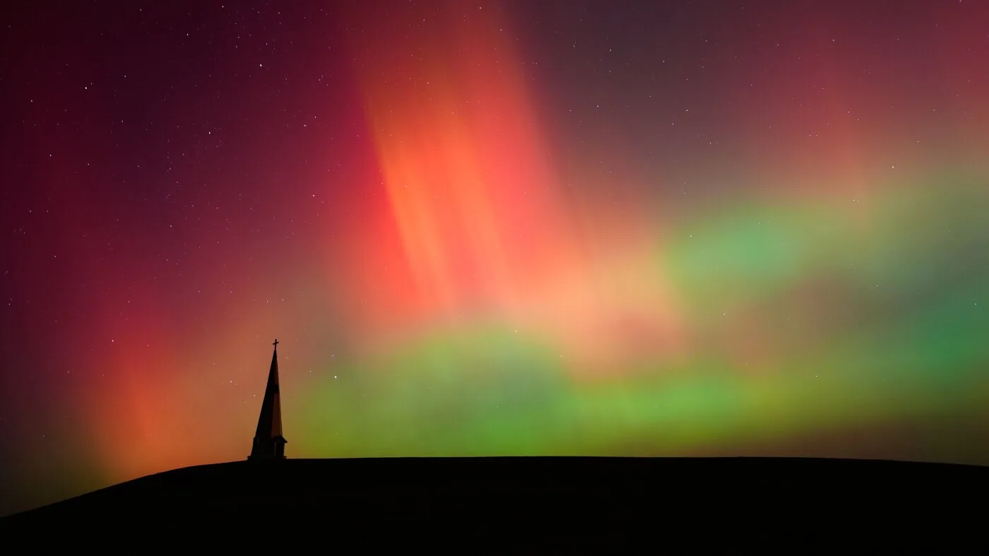 Aurora Borealis: Northern Lights Expected Across North America This Weekend