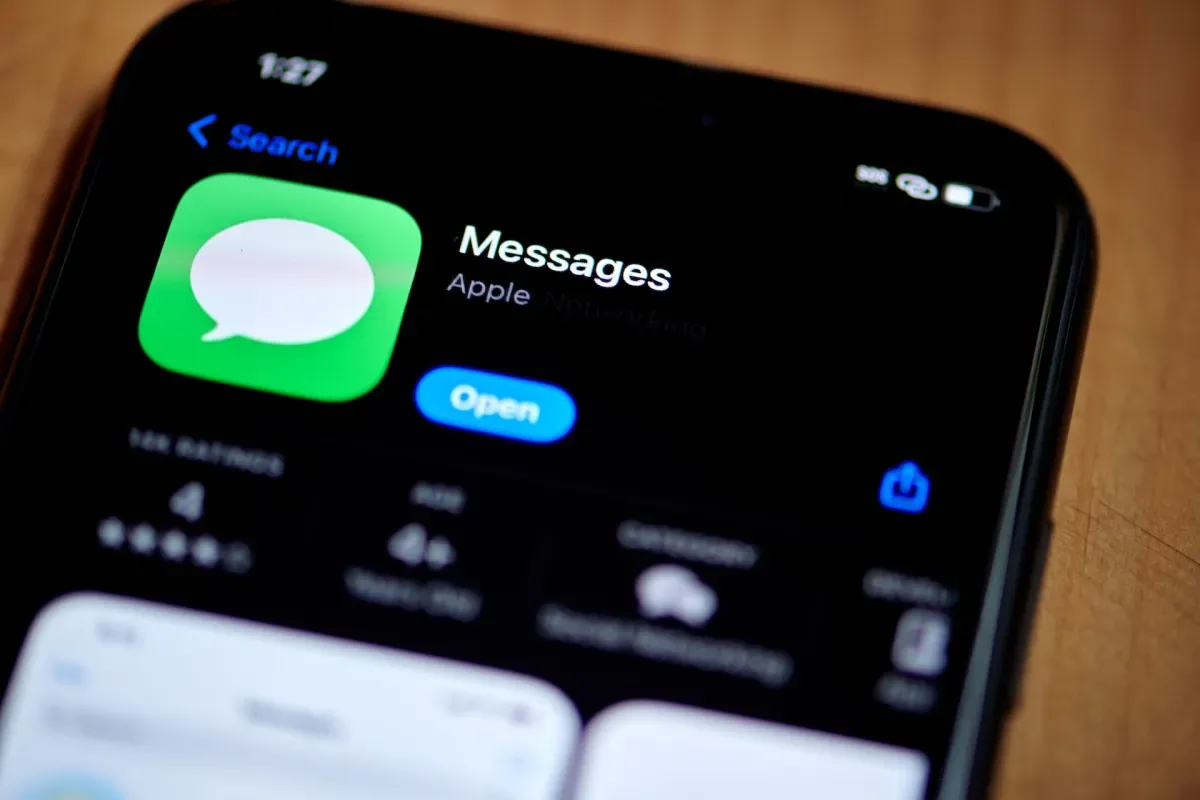 ChatGPT Now Sends Texts for You With Apple Messages Plugin