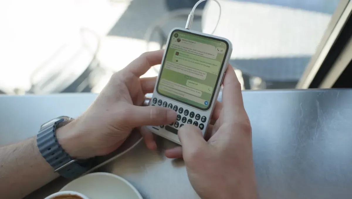 Clicks Communicator: New Video Reveals BlackBerry-Inspired Phone