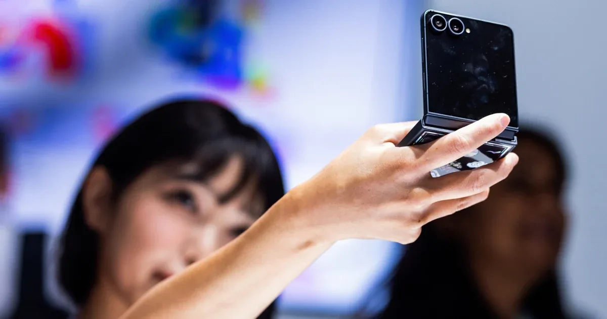 Foldable Phones: Samsung, Google Face Fierce Competition