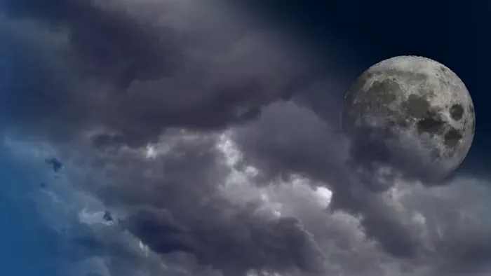 Metro Detroit Blue Moon Visible Under Clear Skies This Weekend
