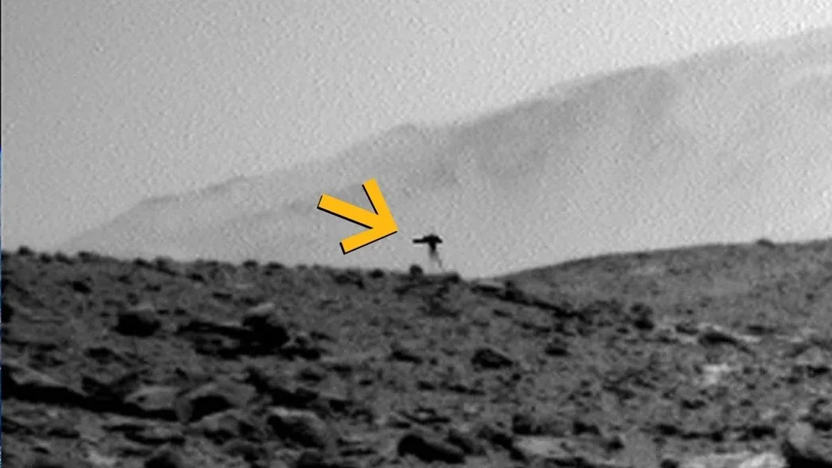 NASA's Curiosity Rover Captures Mars 'Jellyfish' Anomaly