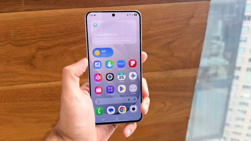 Samsung Galaxy S26 FE: $700 Phone Packs Premium AI Features