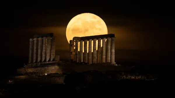 2026 Blue Moon Dazzles Skies as Smallest Full Moon of Year