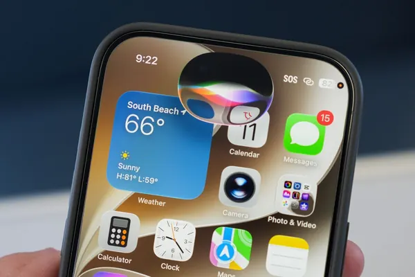 Apple Axes Jobs in Siri, Vision Pro Units Amid AI Focus