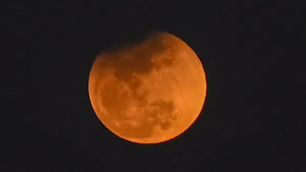 August 2026 Lunar Eclipse: U.S. Weather Forecast for Viewing