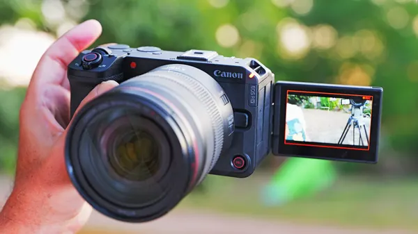 Canon EOS R6 V Camera: Pro Video Features for Mirrorless Users