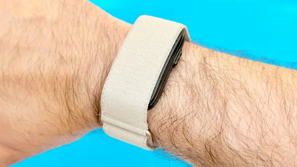Garmin Cirqa Review: Subscription-Free Fitness Tracker