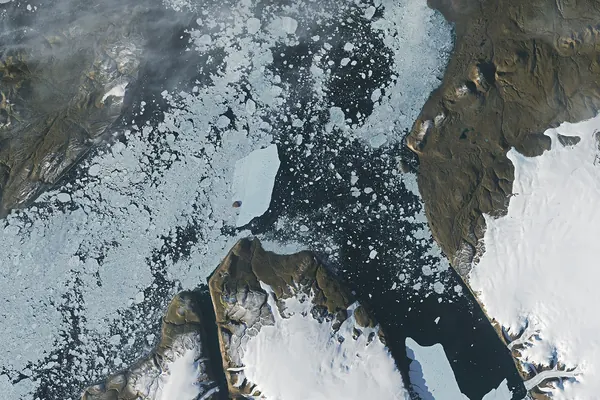 Greenland Ice Island Survives Collision with Joe Island