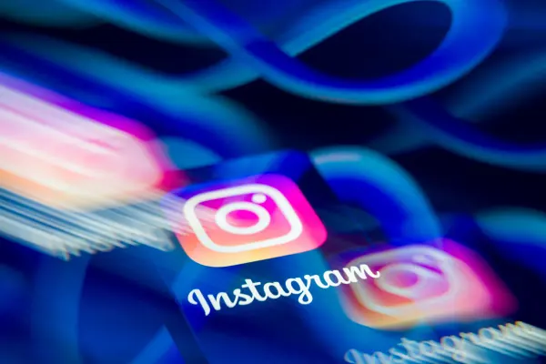 Disable Instagram's Instants Feature and Undo Shared Photos