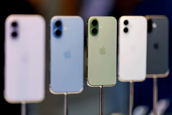 iOS 27 Reveals Clues to Apple's First Foldable iPhone Launch