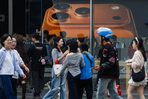 iPhone 18 Pro Launch Strategy Targets Rivals