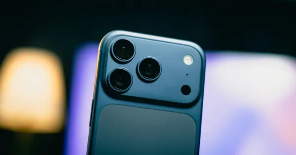 iPhone 18 Pro: Variable Camera, Smaller Notch & New Apple Modem Arrive