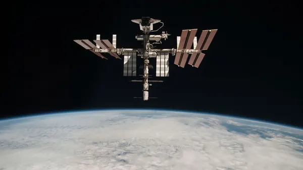 ISS Astronauts Briefed on Emergency Evacuation Amid Air Leak Concerns