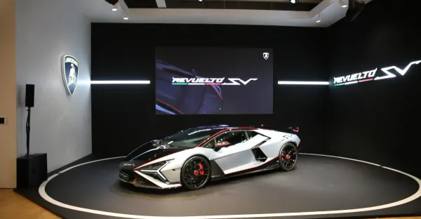 Lamborghini Revuelto SV: Super Veloce Boosts V12 Hybrid Power