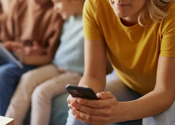 Parent Screen Time Negatively Impacts Child Attachment, Study Reveals