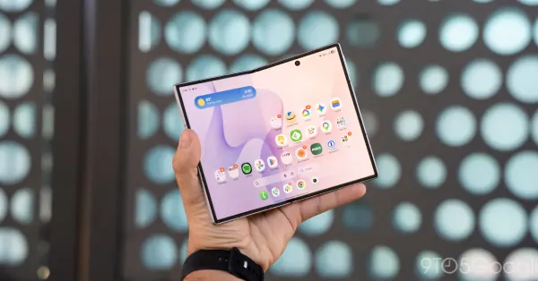 Samsung Galaxy Z Fold 8 Display Corners Designed to Flex Inward