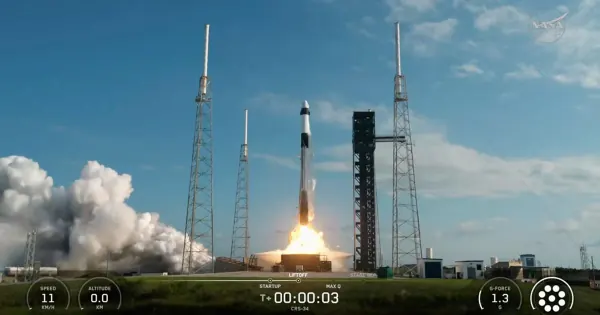 SpaceX Dragon Cargo Ship Arrives at ISS With 6,500 Pounds of Supplies