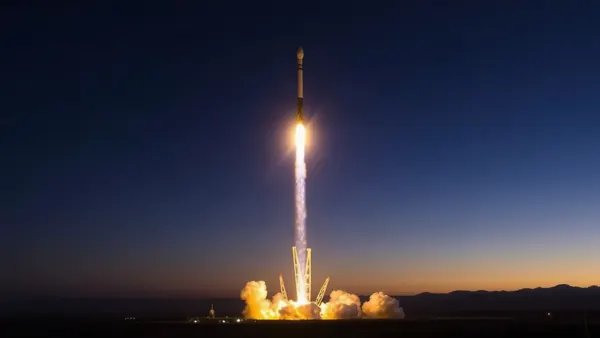 SpaceX's Falcon 9 Launches 27 Starlink Satellites from California