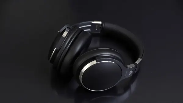Technics EAH-A1000 Headphones: Premium Audio and Noise Cancellation