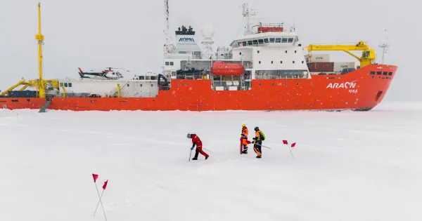 Antarctic Glacier Drilling Team Reaches Ocean Beneath Thwaites Ice