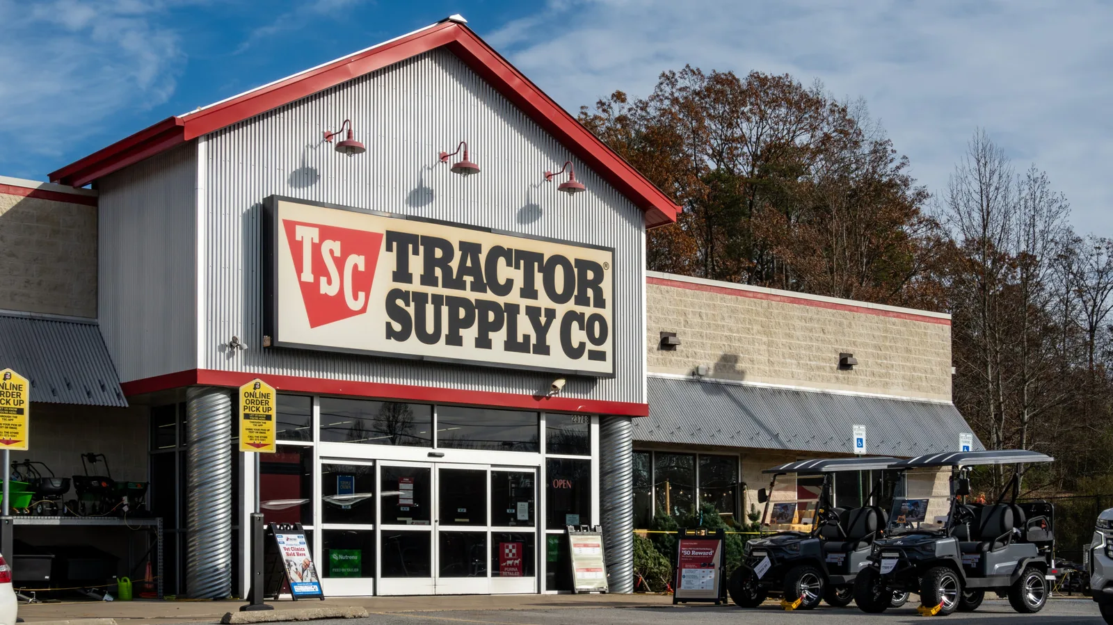 Tractor Supply Camping Gear: 10 Must-Have Gadgets
